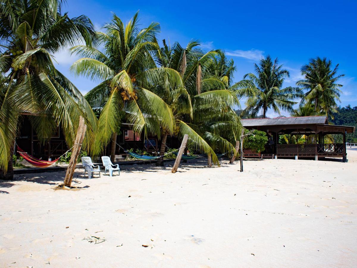Bushman Tioman Hotel Kampong Juara Exterior foto